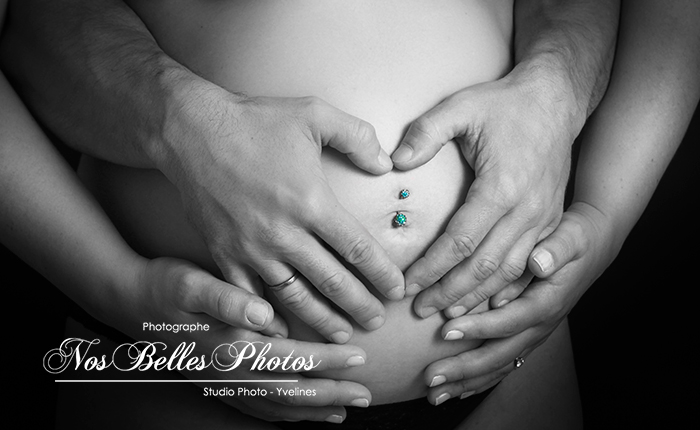 Photographe de grossesse nouveau-né Flins-sur-Seine en Yvelines, Photographe Flins-sur-Seine pour photo grossesse en studio